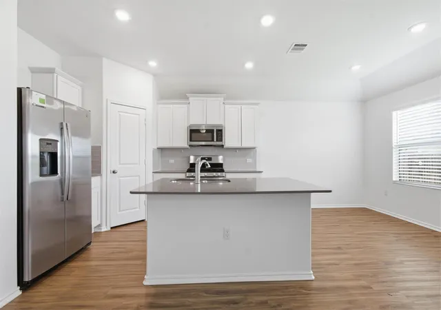 3rd image of 10537 Steinbeck Dr, Austin, TX 78747 | MLS# 1014060