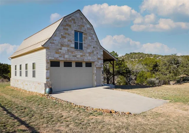Photo 1 of Single family home for sale at 5135 Lookout Ridge Dr, Marble Falls, TX 78654 | MLS# 2573373 | Listing updated on 2026-10-07