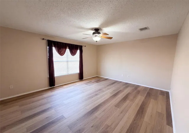 Photo 3 of Single family home for sale at 2727 High Point Dr, Round Rock, TX 78664 | MLS# 3976636 | Listing updated on 2026-10-20
