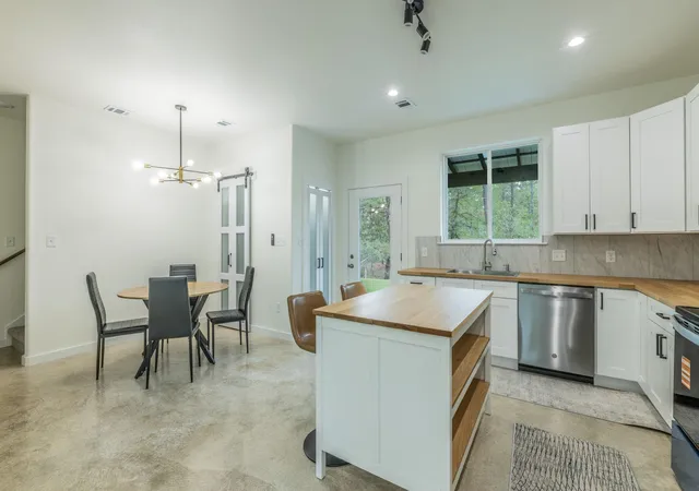 2nd image of 157 Wainee Dr, Bastrop, TX 78602 | MLS# 3666528