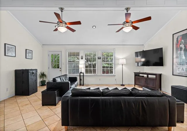 4th image of 6010 Morning Dew Dr, Austin, TX 78749 | MLS# 2987869