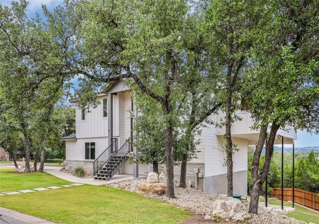 Photo 2 of Sale Pending at 429 Summit Ridge Dr N, Point Venture, TX 78645 | MLS# 3826392 | Listing updated on 2026-09-28