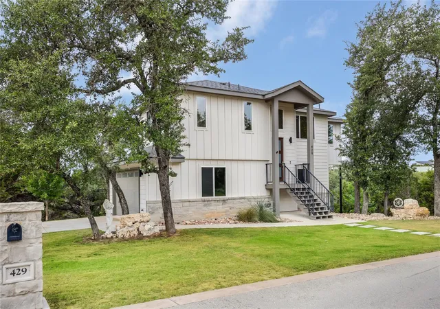 Photo 3 of Sale Pending at 429 Summit Ridge Dr N, Point Venture, TX 78645 | MLS# 3826392 | Listing updated on 2026-09-28