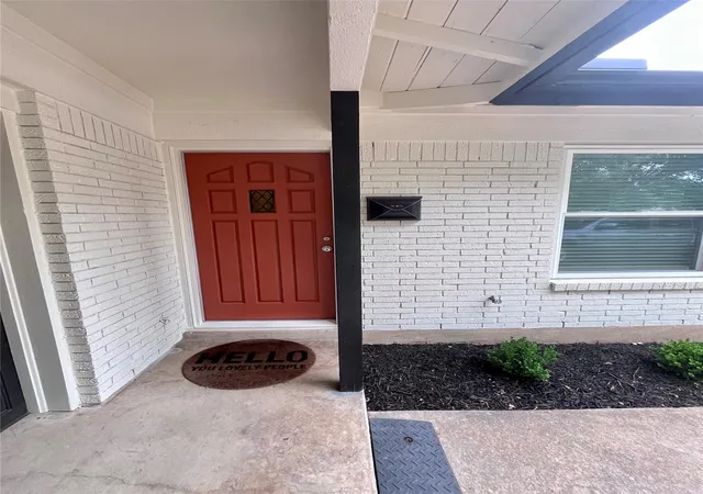 2nd image of 3112 Crosscreek Dr, Austin, TX 78757 | MLS# 3904294