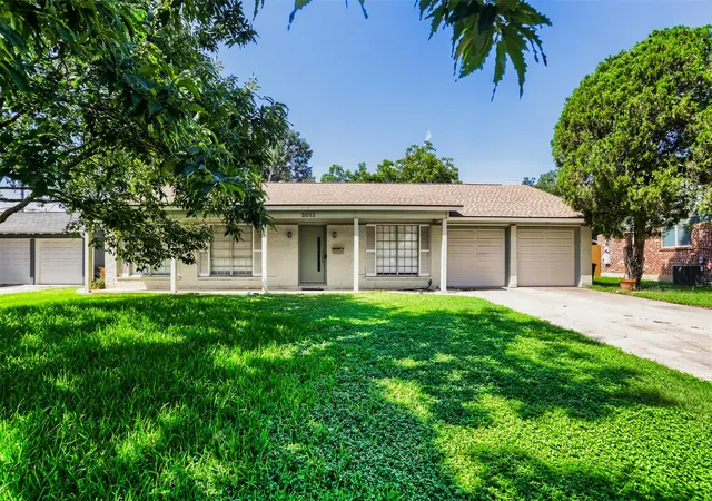 Photo 2 of Single family home for sale at 2013 Southern Oaks Dr, Austin, TX 78745 | MLS# 8089496 | Listing updated on 2026-10-03