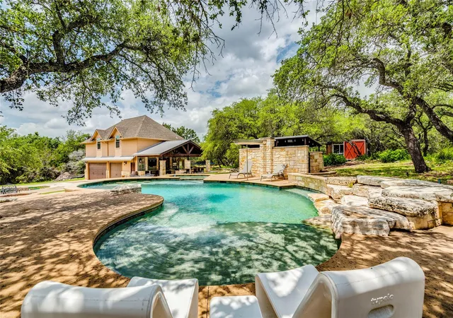 Photo 3 of Single family home for sale at 530 Woodland Dr, Driftwood, TX 78619 | MLS# 2031264 | Listing updated on 2026-09-05