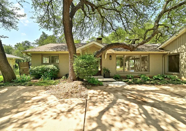 2nd image of 8608 Crest Ridge Cir, Austin, TX 78750 | MLS# 6201254