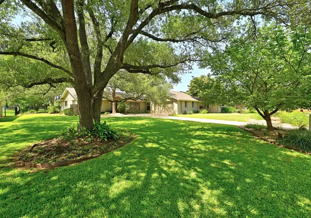 3rd image of 8608 Crest Ridge Cir, Austin, TX 78750 | MLS# 6201254
