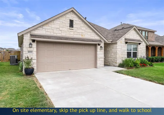 Photo 1 of Single family home for sale at 1012 S San Marcos St, Manor, TX 78653 | MLS# 9934296 | Listing updated on 2026-09-22
