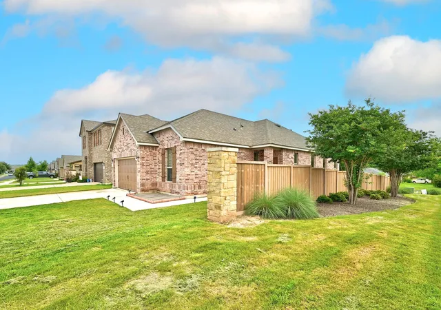 Photo 3 of Single family home for sale at 1621 Dragonfly Loop, Bastrop, TX 78602 | MLS# 9724031 | Listing updated on 2026-09-01