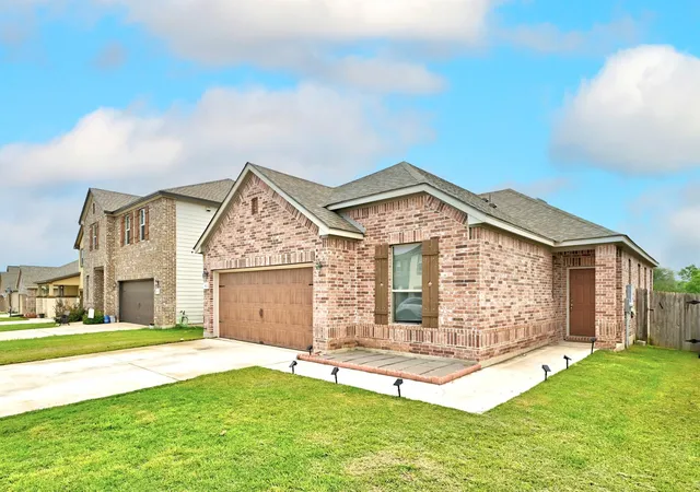Photo 3 of Single family home for sale at 1621 Dragonfly Loop, Bastrop, TX 78602 | MLS# 9724031 | Listing updated on 2026-09-01