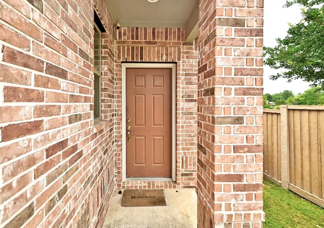 Photo 4 of Single family home for sale at 1621 Dragonfly Loop, Bastrop, TX 78602 | MLS# 9724031 | Listing updated on 2026-09-01