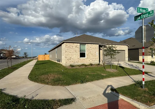 Photo 1 of Single family home for sale at 105 El Mirage Rd, San Marcos, TX 78666 | MLS# 2500731 | Listing updated on 2026-09-22