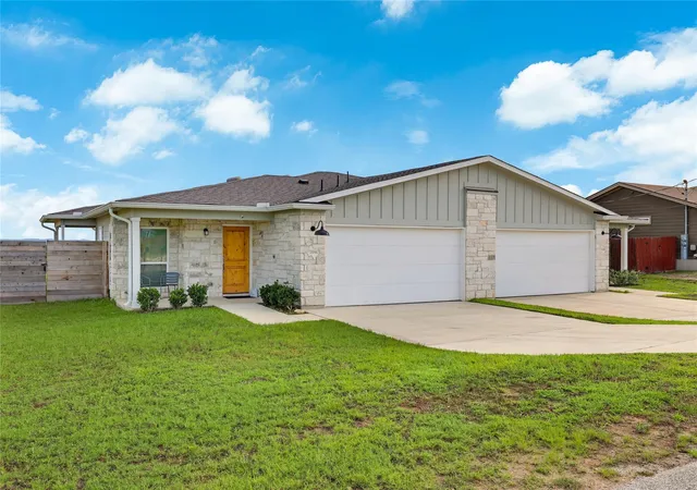 2nd image of 20109 Travis Dr, Jonestown, TX 78645 | MLS# 7574689