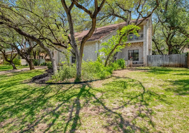 3rd image of 202 Ridgewood Dr, Georgetown, TX 78628 | MLS# 1841055