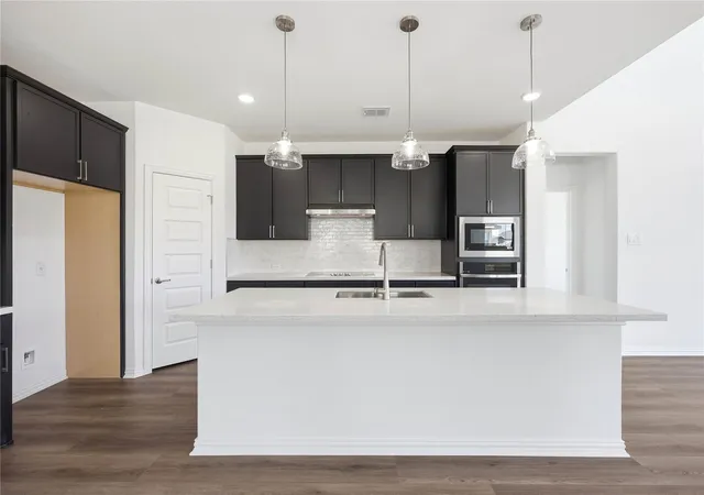 Photo 3 of Single family home for sale at 624 Breeze Holw Ln, Georgetown, TX 78628 | MLS# 4443983 | Listing updated on 2026-10-20