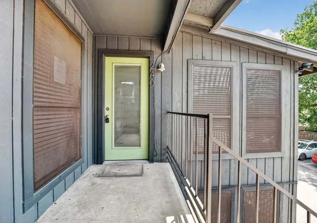 2nd image of 909 Reinli St #240, Austin, TX 78751 | MLS# 6706245
