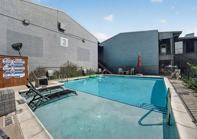2nd image of 909 Reinli St, Austin, TX 78751