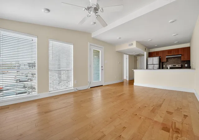 3rd image of 909 Reinli St #240, Austin, TX 78751 | MLS# 6706245