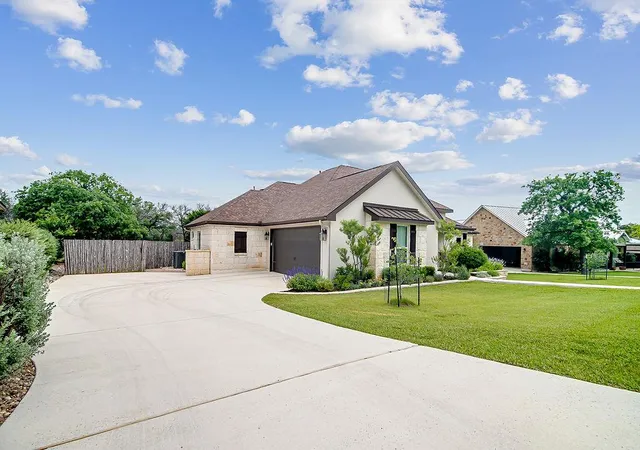 Photo 3 of Single family home for sale at 2143 Stone Oak, Fredericksburg, TX 78624 | MLS# 6406024 | Listing updated on 2026-08-14
