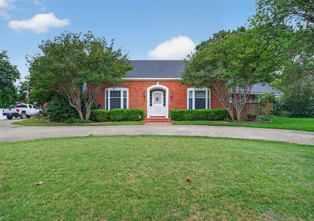 Homes for sale in Hillsboro, TX | 437 Craig St, Hillsboro, TX 76645 | MLS# 9729018