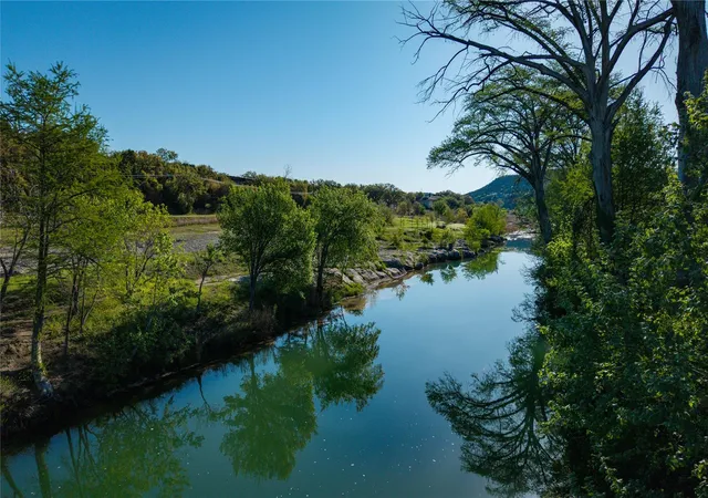3rd image of 107 Edgewater Dr, Wimberley, TX 78676 | MLS# 8887958