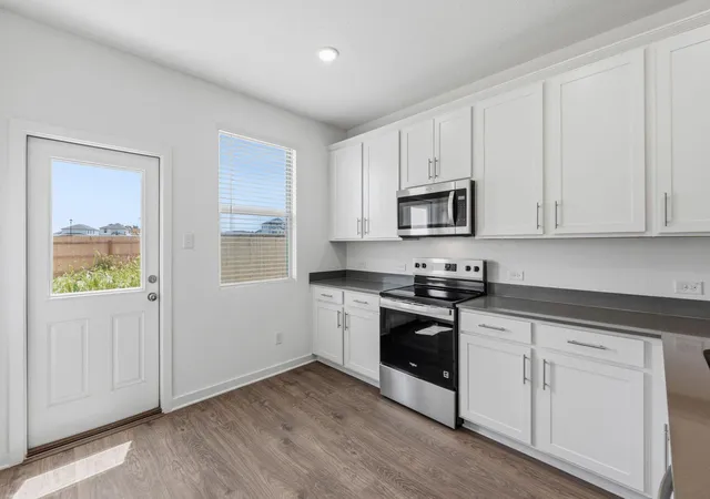 5th image of 164 Green Berets Bnd, Jarrell, TX 76537 | MLS# 5318972