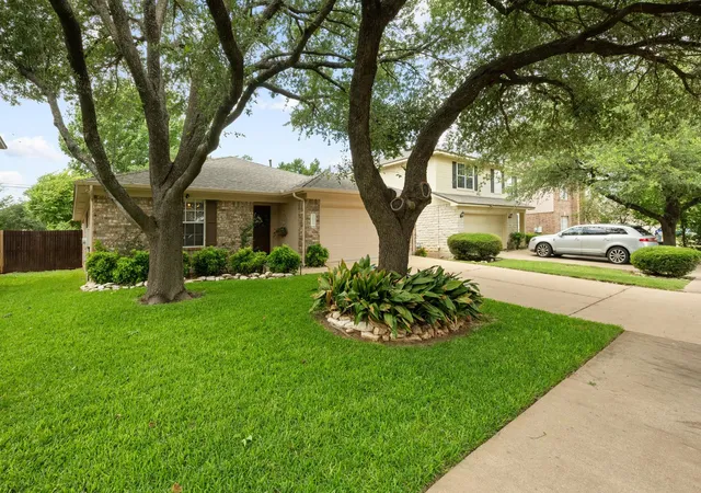 2nd image of 16812 Bailey Jean Dr, Round Rock, TX 78681 | MLS# 1191084
