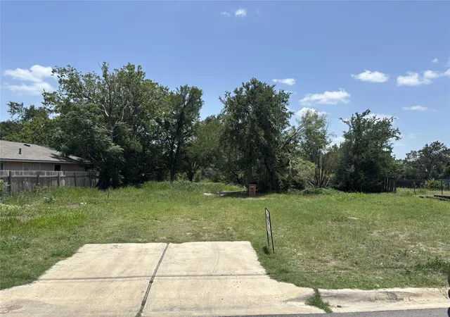 Photo 2 of Land for sale at 3509 Pennsylvania Ave, Austin, TX 78721 | MLS# 6785652 | Listing updated on 2026-08-04