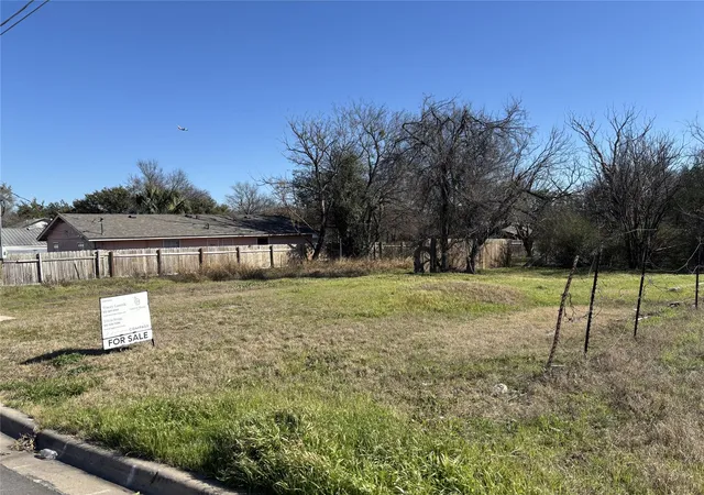 Photo 3 of Land for sale at 3509 Pennsylvania Ave, Austin, TX 78721 | MLS# 6785652 | Listing updated on 2026-08-04