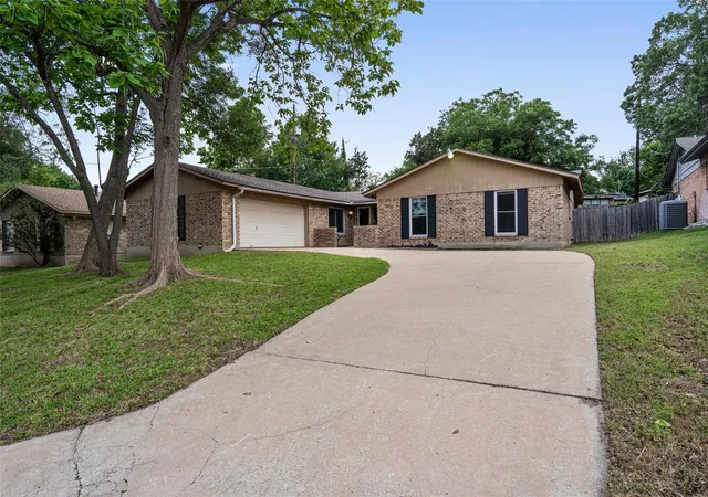 Photo 2 of Single family home for sale at 11306 April Dr, Austin, TX 78753 | MLS# 2308882 | Listing updated on 2026-07-30