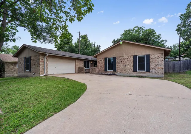 Photo 3 of Single family home for sale at 11306 April Dr, Austin, TX 78753 | MLS# 2308882 | Listing updated on 2026-07-30