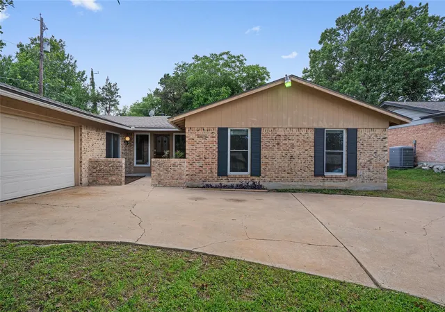 Photo 3 of Single family home for sale at 11306 April Dr, Austin, TX 78753 | MLS# 2308882 | Listing updated on 2026-07-30