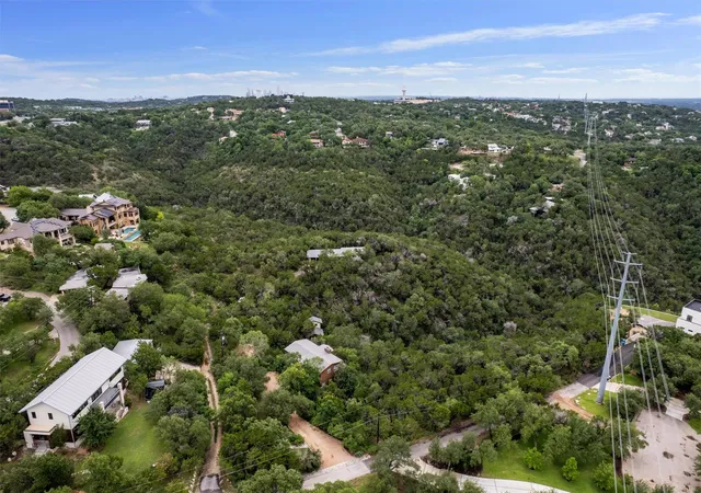 3rd image of 501 Drawbridge Rd, Austin, TX 78746 | MLS# 3266989