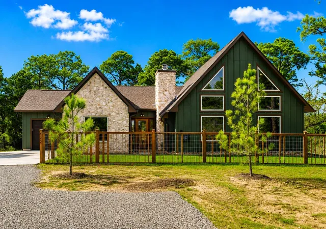 2nd image of 122 Mokolii Ct, Bastrop, TX 78602 | MLS# 4001379