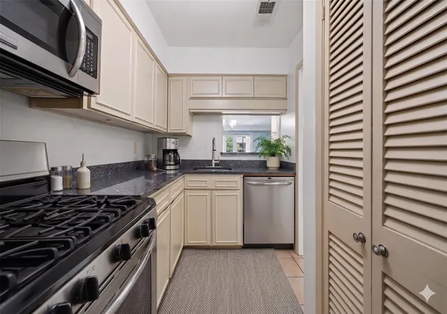 4th image of 7920 Rockwood Ln #209, Austin, TX 78757 | MLS# 8761242