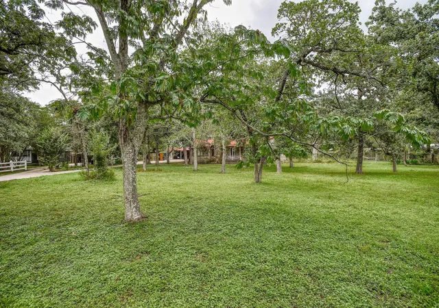 3rd image of 907 N State Hwy 95 Hwy N, Bastrop, TX 78602 | MLS# 8289333