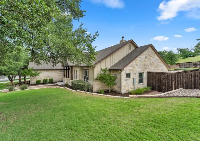 Photo 3 of Single family home for sale at 307 Shady Grv Pkwy, Burnet, TX 78611 | MLS# 6486836 | Listing updated on 2026-05-23