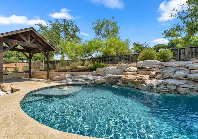 Photo 2 of Single family home for sale at 307 Shady Grv Pkwy, Burnet, TX 78611 | MLS# 6486836 | Listing updated on 2026-10-10