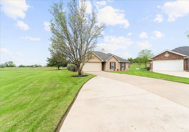 4th image of 125 Fairway Ct, Bastrop, TX 78602 | MLS# 9568155