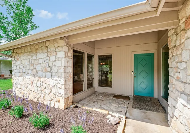 1st image of 4806 Canyonbend Cir, Austin, TX 78735 | MLS# 4427175