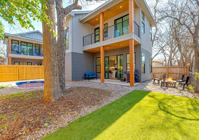 2nd image of 910 Tillery St #B, Austin, TX 78702 | MLS# 2467160