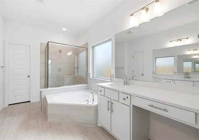 Photo 4 of Single family home for sale at 628 Hickory Bnd Trl, Georgetown, TX 78628 | MLS# 2722215 | Listing updated on 2026-10-28
