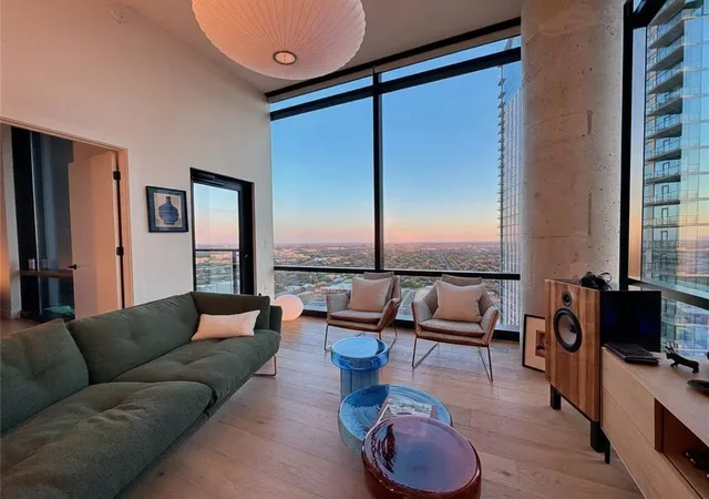 3rd image of 70 Rainey St #2203, Austin, TX 78701 | MLS# 8134154