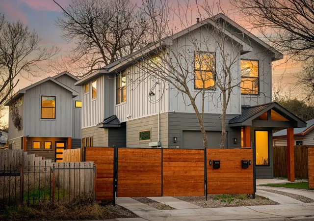 1st image of 910 Tillery St, Austin, TX 78702 | MLS# 3967394