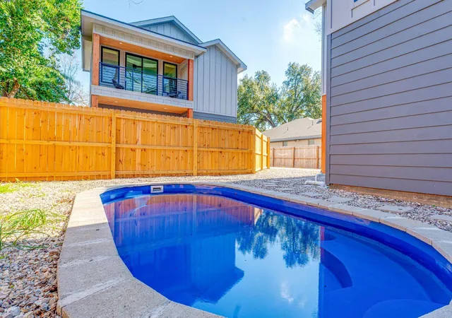 40th image of 910 Tillery St, Austin, TX 78702 | MLS# 3967394