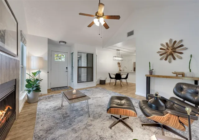 Photo 4 of Single family home for sale at 1800 Rainy Meadows Dr, Austin, TX 78758 | MLS# 8878636 | Listing updated on 2026-10-26