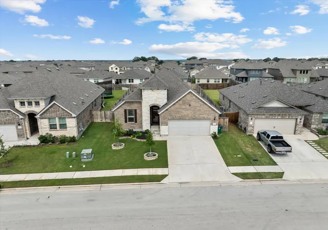 Photo 2 of Single family home for sale at 121 Shagbark Trl, Bastrop, TX 78602 | MLS# 4374306 | Listing updated on 2026-10-28
