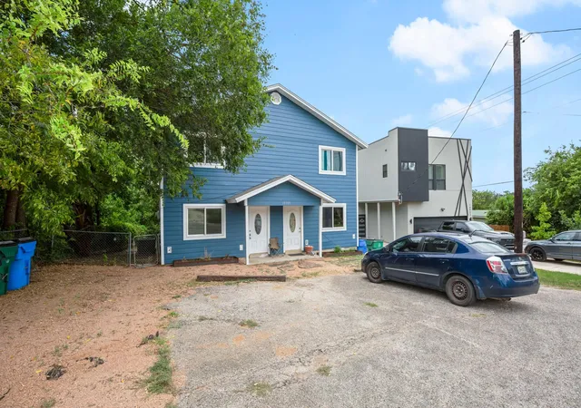Listing Photo 5 - Condo for sale in building located at 10905 Elm St, Jonestown, TX 78645