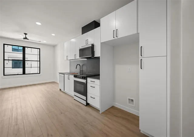 2nd image of 634 Central Pkwy #1204, New Braunfels, TX 78130 | MLS# 7821041